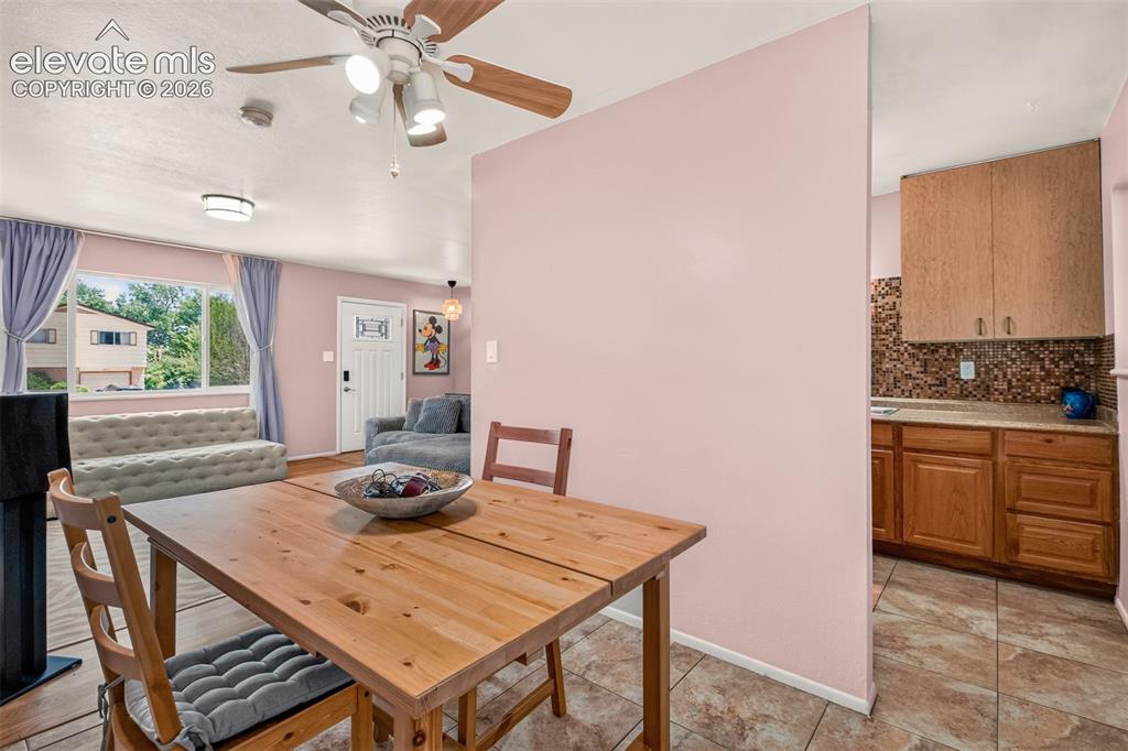Image 9 of 34: Dining Area