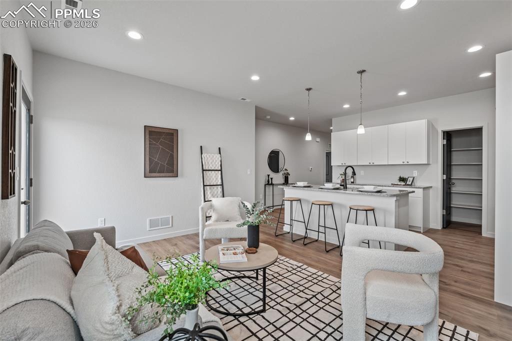 Image 19 of 50: Living Room