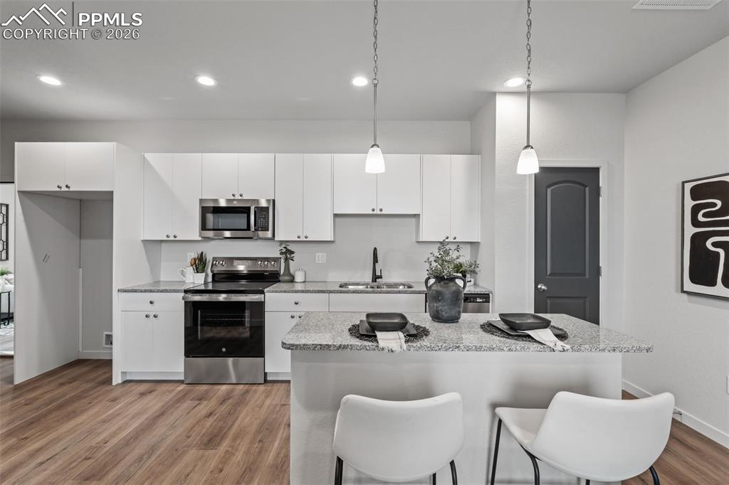 Image 44 of 50: Kitchen