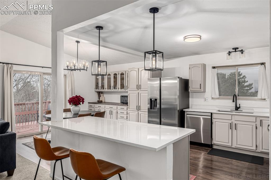 Image 10 of 36: Kitchen