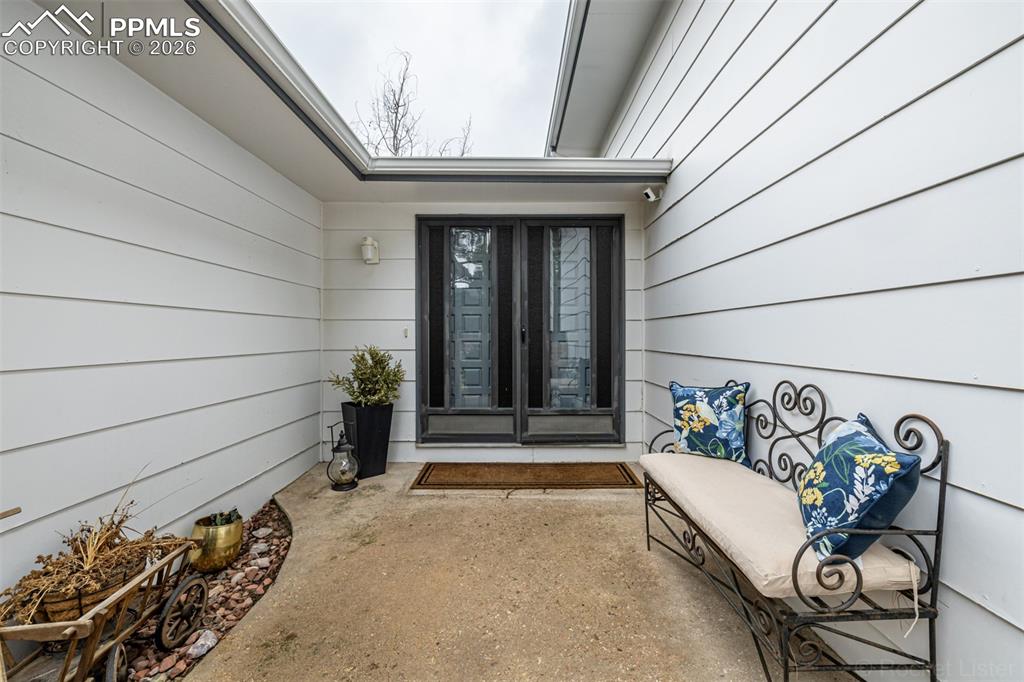 Image 2 of 36: Entry