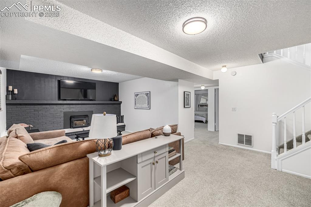 Image 21 of 36: Living Room