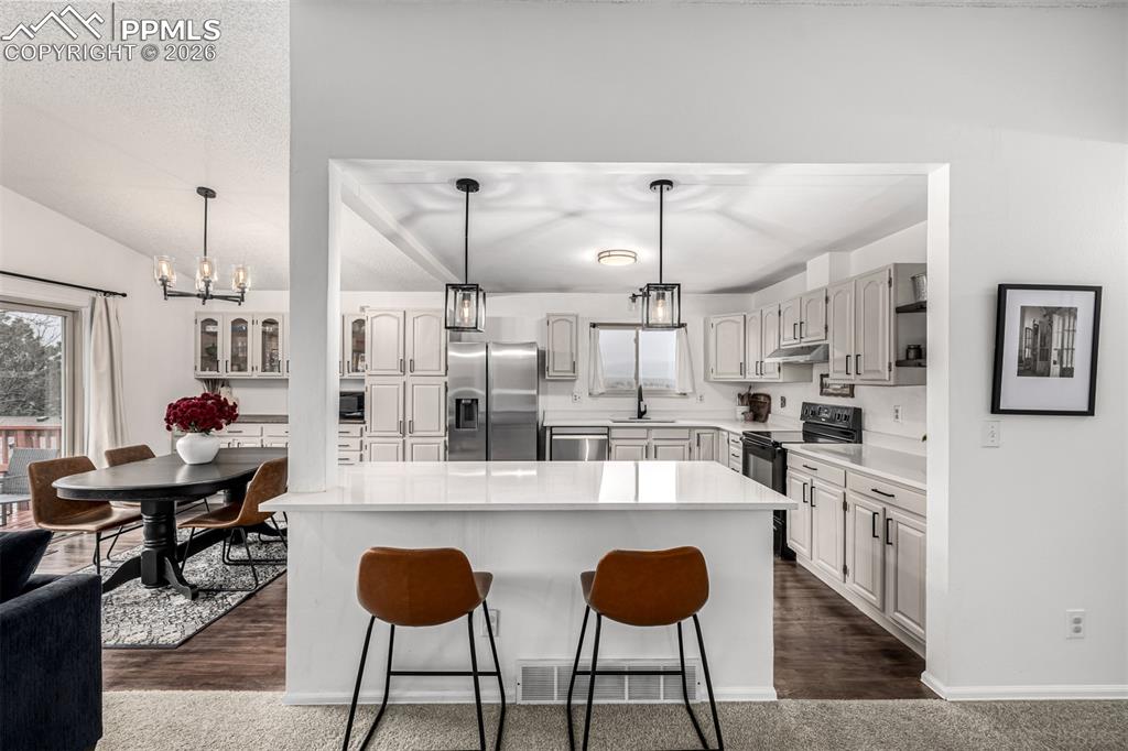 Image 9 of 36: Kitchen