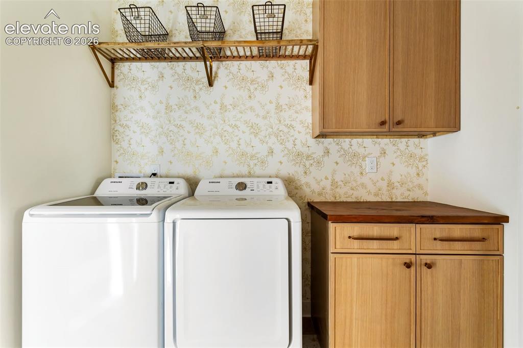 Image 48 of 50: Laundry