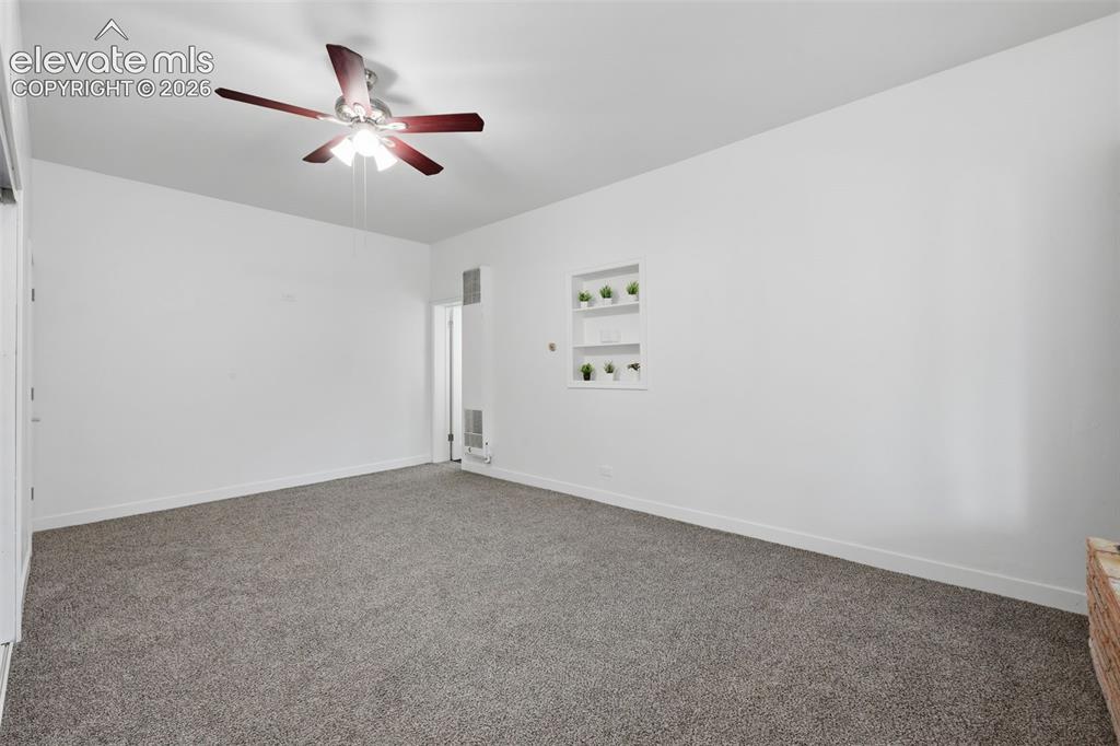 Image 15 of 31: Bedroom