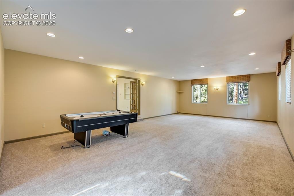 Image 17 of 50: Game Room