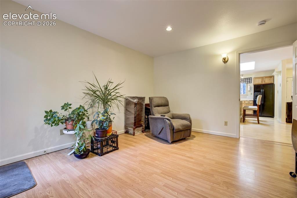 Image 19 of 50: Sitting Room