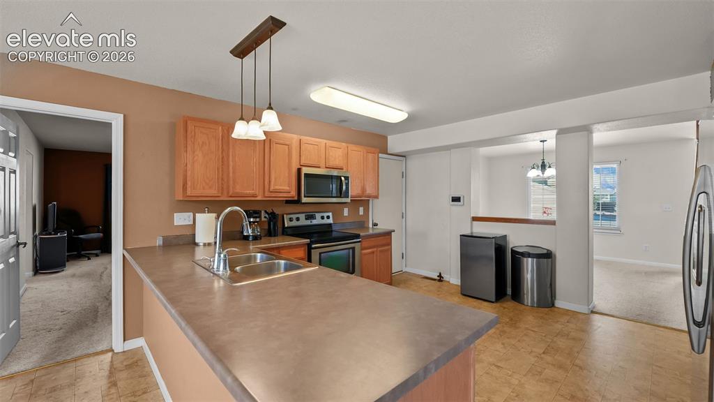 Image 6 of 35: Kitchen