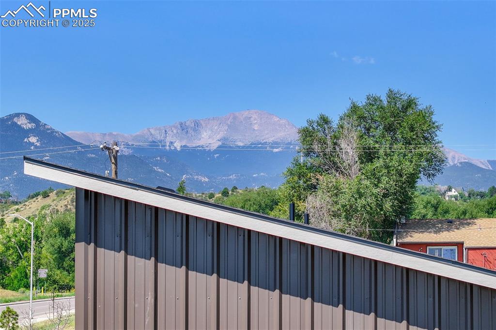 Image 43 of 49: View of mountain background