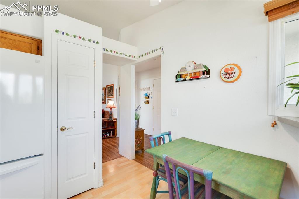 Image 11 of 34: Breakfast Area