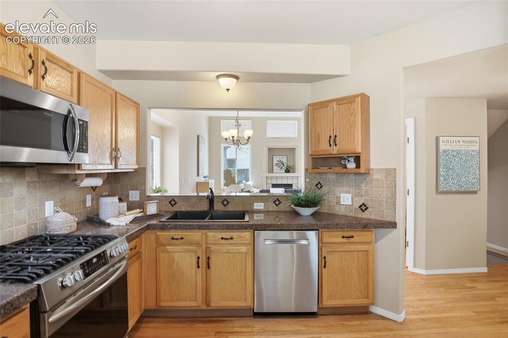 Image 5 of 36: Kitchen
