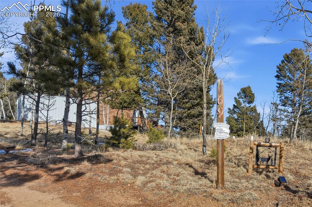 Image 24 of 35: Yard