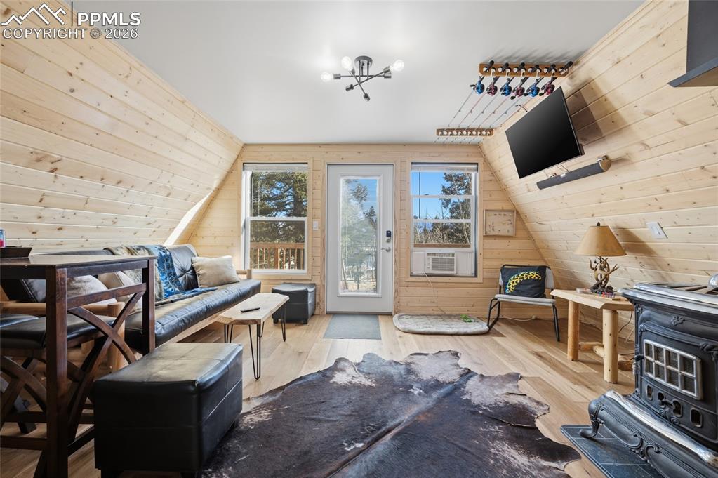 Image 8 of 35: Living Room