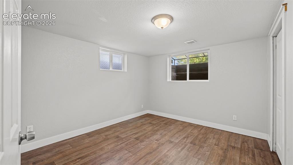 Image 19 of 39: Bedroom