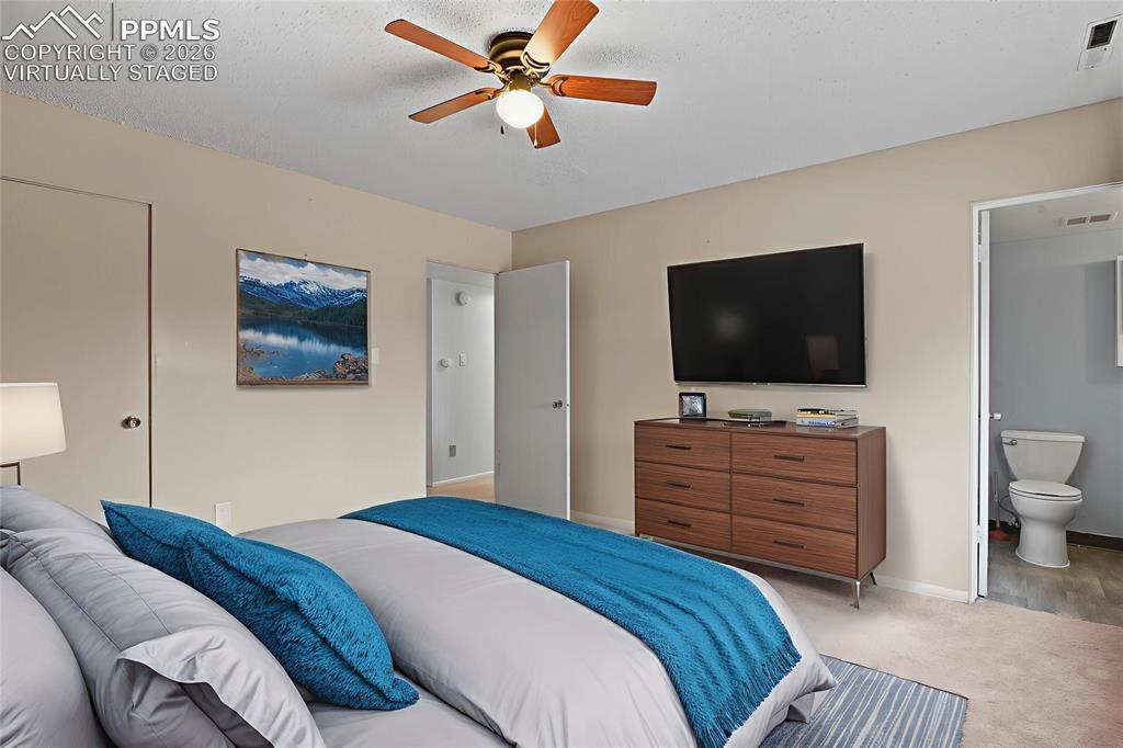 Image 16 of 25: Virtually Staged