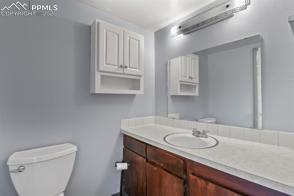 Image 17 of 25: Bathroom