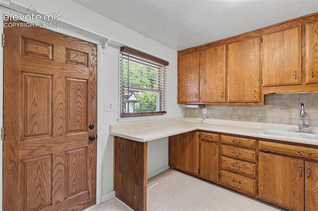 Image 10 of 29: Kitchen