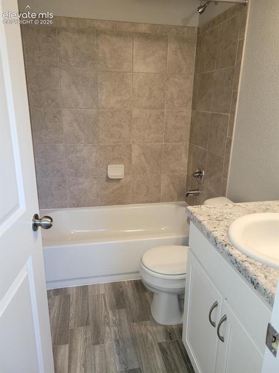 Image 7 of 21: Bathroom