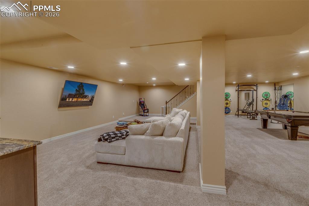 Image 31 of 50: Living Room