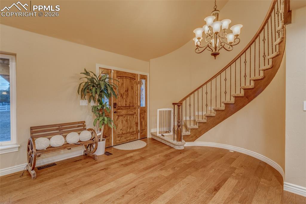 Image 4 of 50: Entry