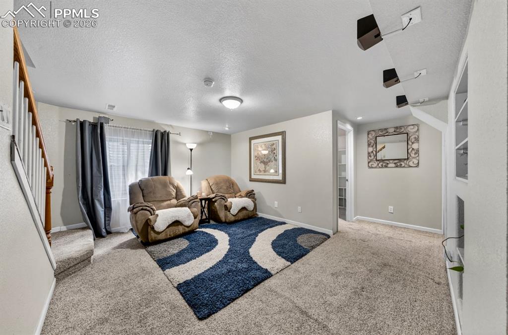 Image 21 of 29: Sitting Room