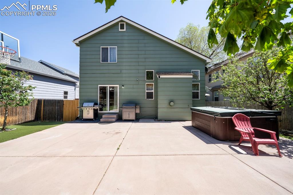 Image 27 of 29: Back of Structure