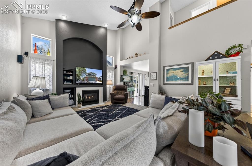 Image 3 of 29: Living Room