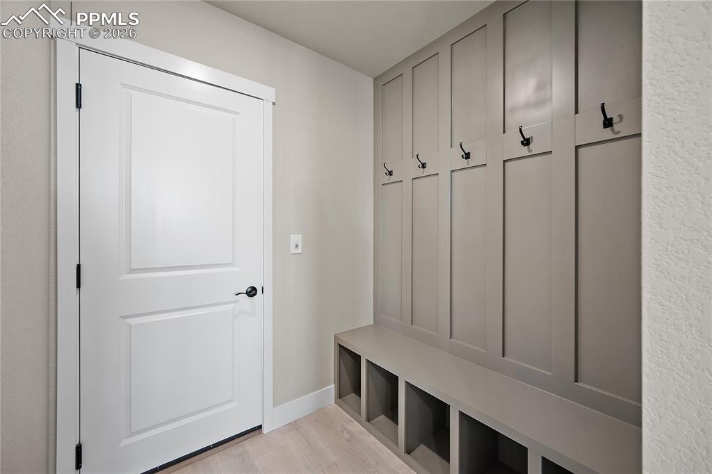 Image 16 of 32: Mud Room