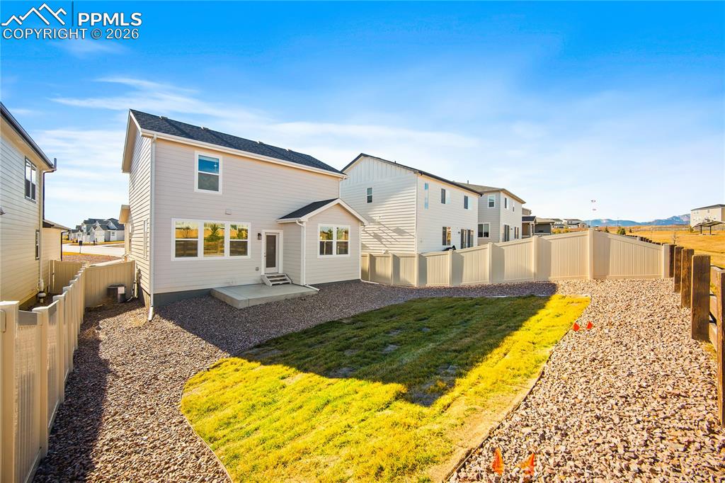 Image 32 of 32: Back of Structure