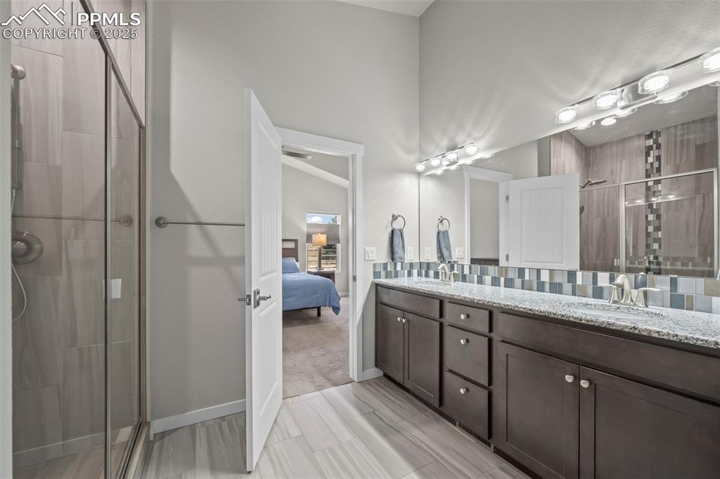 Image 12 of 46: Bathroom