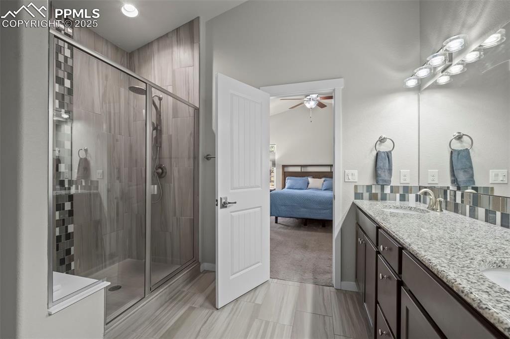 Image 13 of 46: Bathroom