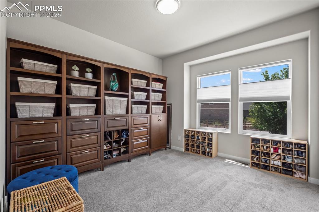 Image 14 of 46: Office