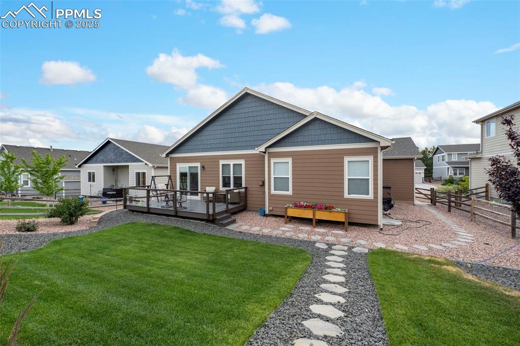 Image 30 of 46: Back of Structure