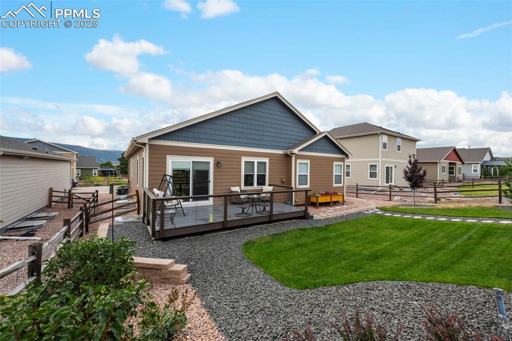 Image 34 of 46: Back of Structure