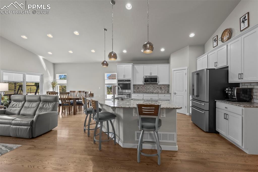 Image 8 of 46: Kitchen