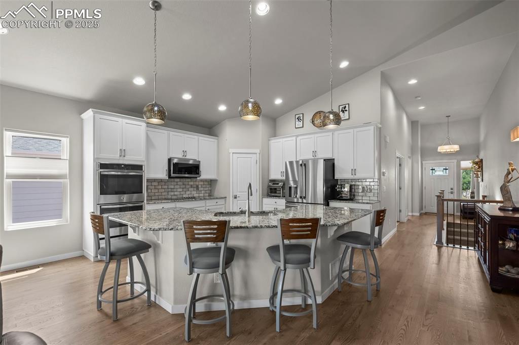 Image 9 of 46: Kitchen