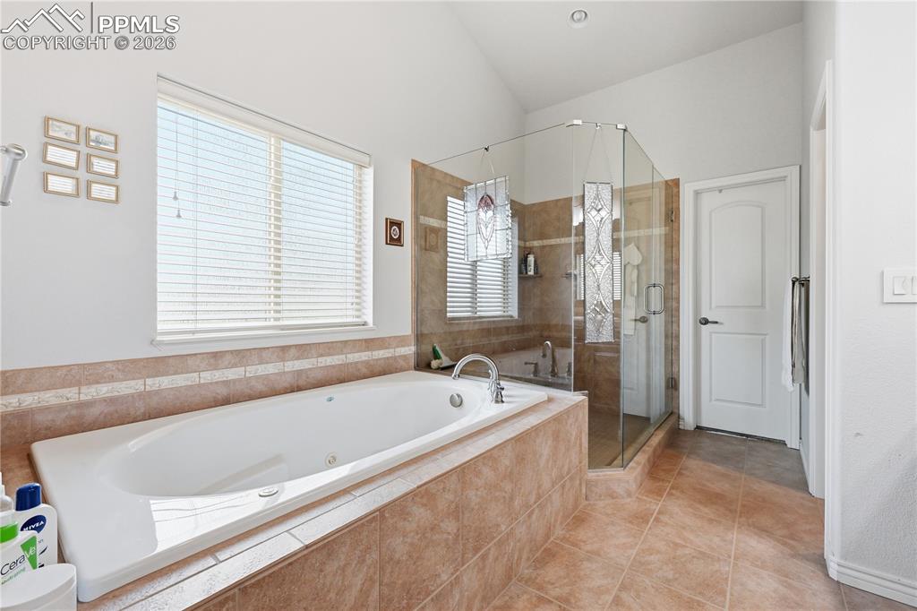 Image 13 of 37: Bathroom