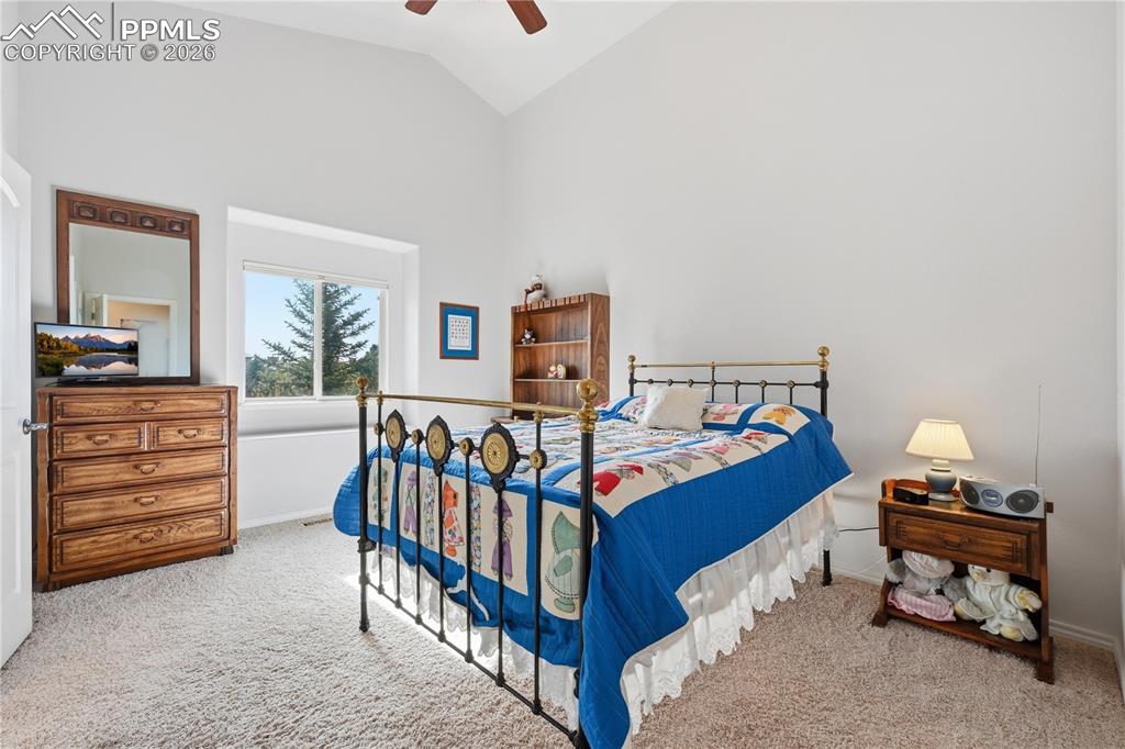 Image 15 of 37: Bedroom