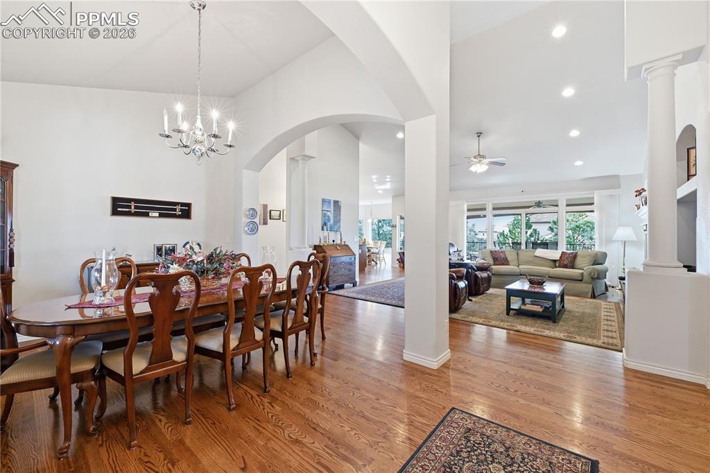 Image 3 of 37: Dining Area