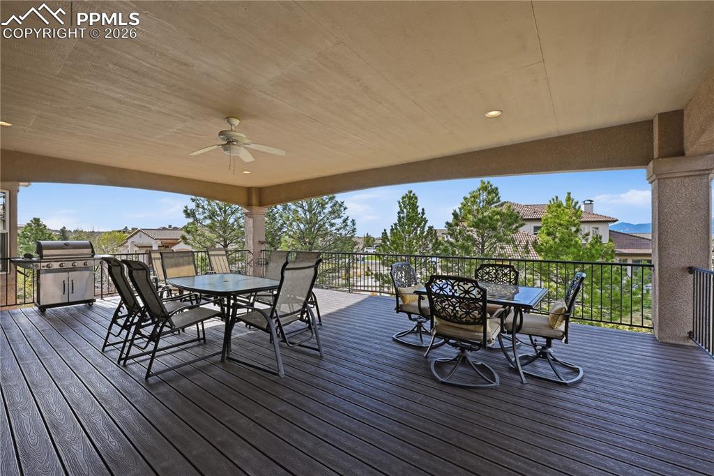 Image 33 of 37: Deck