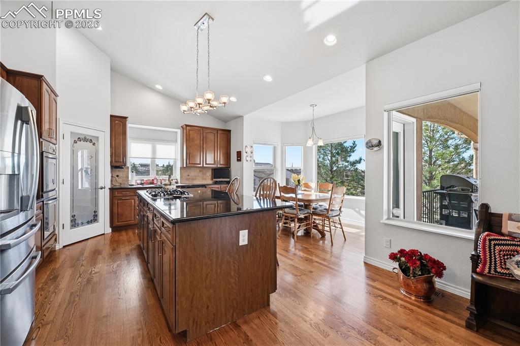 Image 5 of 37: Kitchen