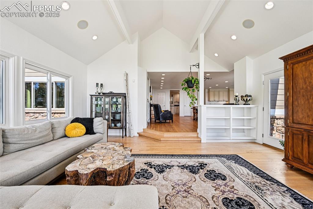 Image 19 of 50: Great Room