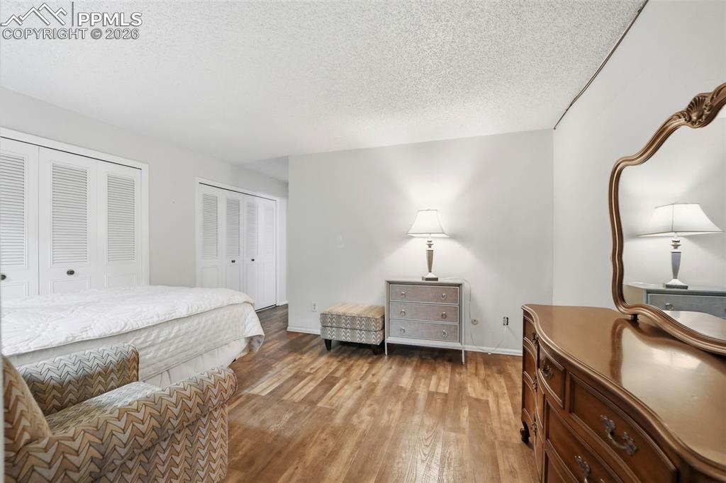 Image 17 of 47: Bedroom