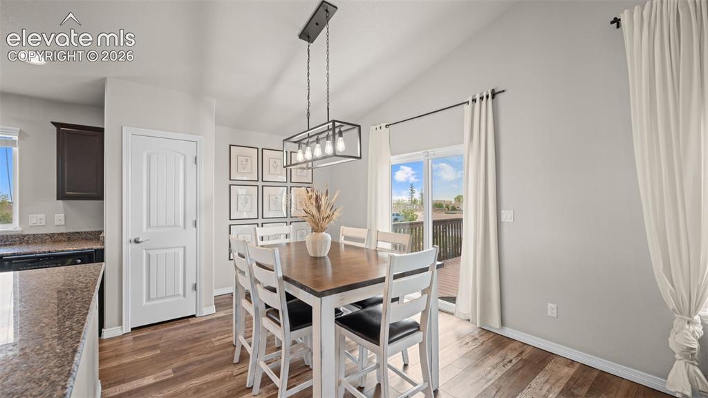 Image 12 of 42: Dining Area