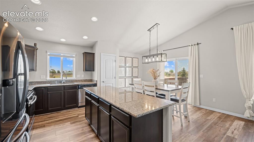 Image 16 of 42: Kitchen