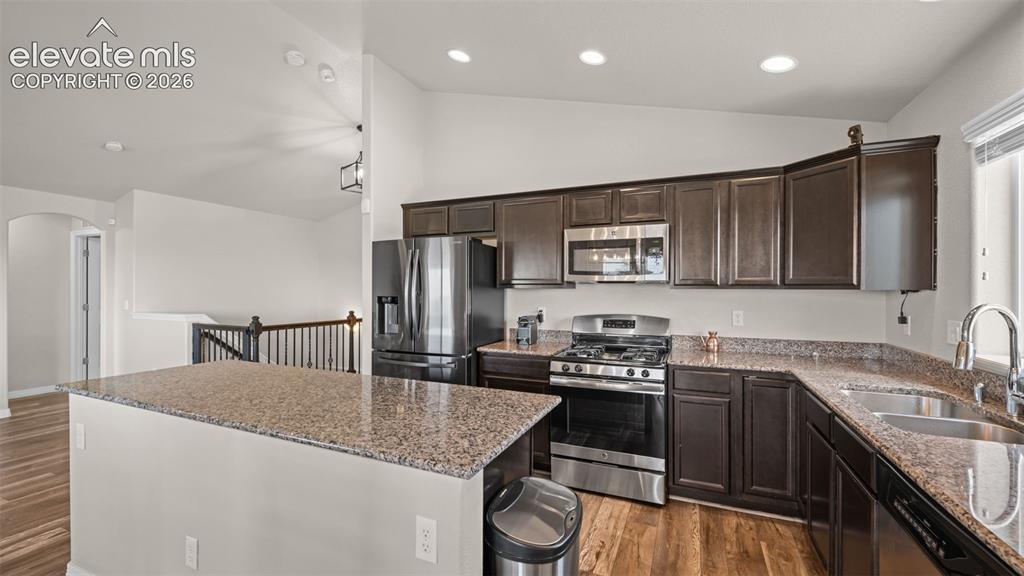 Image 17 of 42: Kitchen