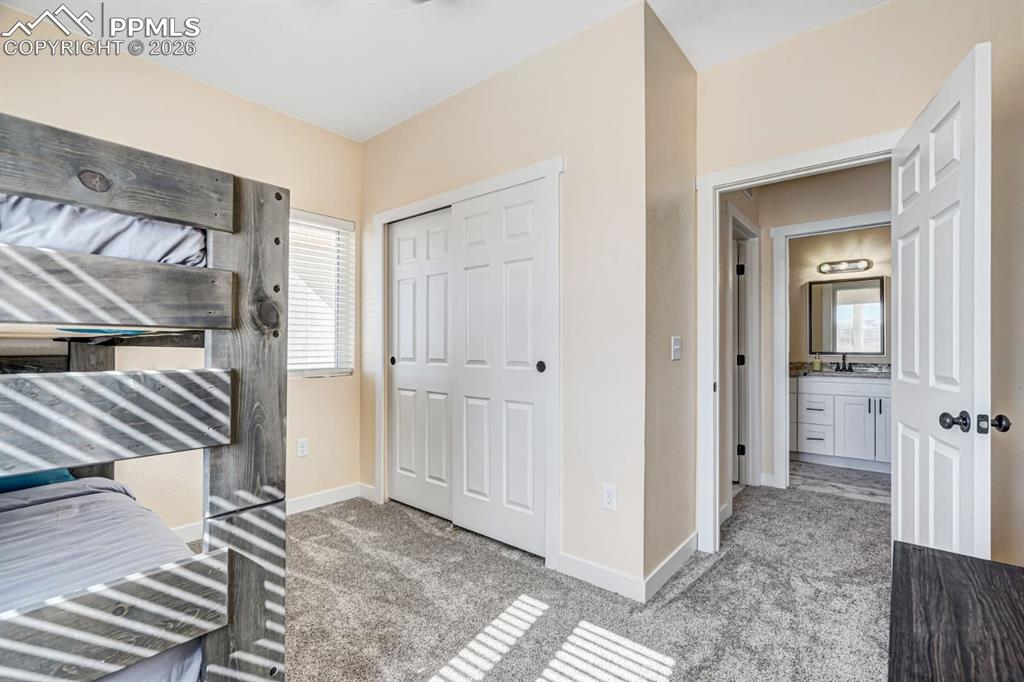 Image 28 of 34: Bedroom