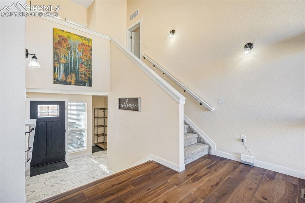 Image 34 of 34: Entry