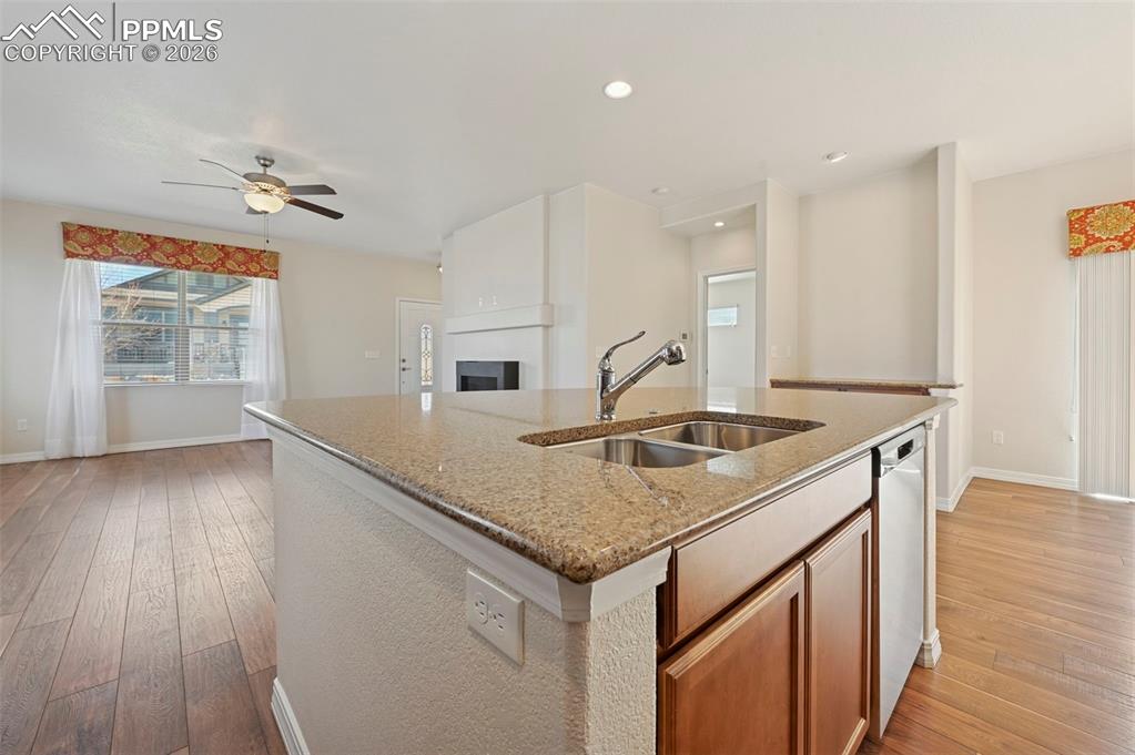 Image 17 of 41: Kitchen