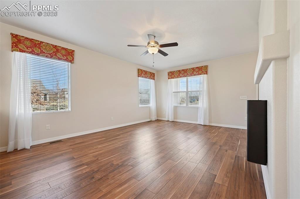 Image 9 of 41: Living Room